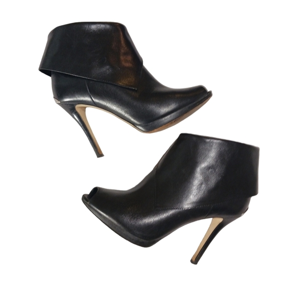 Michael Kors Peep Toe Black Leather Bootie Heels size 7 - Picture 1 of 12